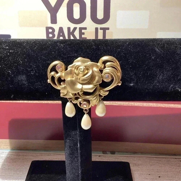 Avon Jewelry - Avon Matte Gold Victorian Rose Pink AB Stones & Faux Dangle Pearls Brooch